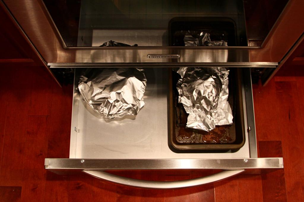 Настоящее предназначение ящика под духовым шкафом: там не следует хранить кухонную утварь