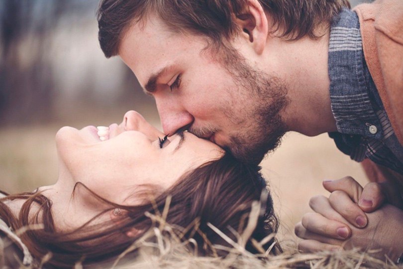 Куда парень поцелует: в нос, лоб, глаза — все имеет свое значение (азбука отношений)