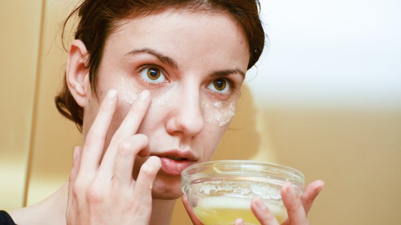 Мыло, лимон, яичный белок и другие враги здоровой кожи лица