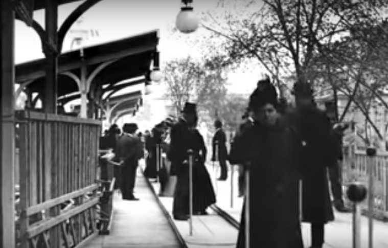 Нотр-Дам де Пари, Елисейские поля и Эйфелева башня без толп туристов: какой была простая жизнь парижан 120 лет назад (уникальное видео со звуком)