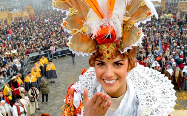 Венецианский карнавал: потрогать, понюхать, услышать и примерить Средние века на себя