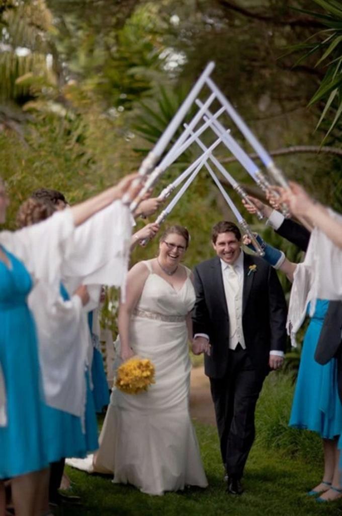 Как сделать свадьбу запоминающейся: 10 забавных идей (фото)