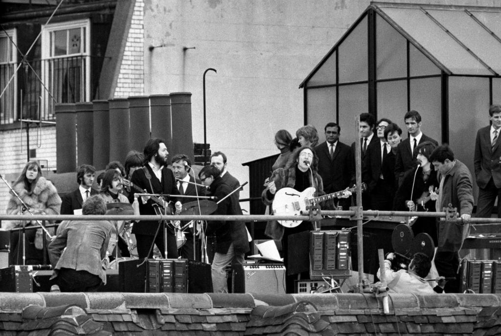 Под небом Лондона: ровно 50 лет назад состоялся последний концерт легендарных The Beatles. Фото и видео