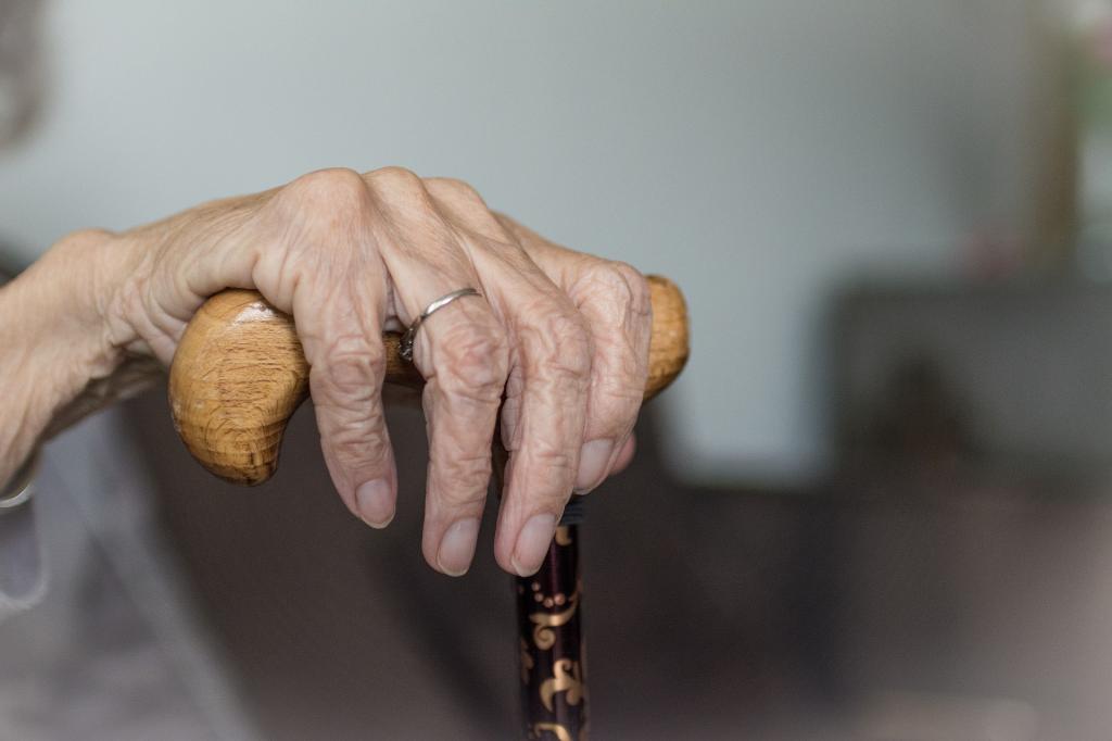 Старческую астению связали с повышенным риском деменции