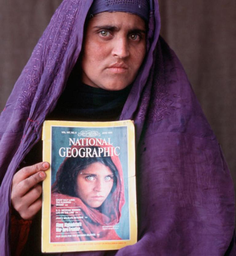 Как сегодня выглядит афганская Мона Лиза... История девочки-беженки, прославившейся на весь мир