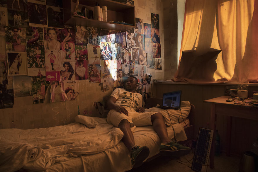 Жизнь иностранных студентов в российских общежитиях: расследование фотографа из Тамбова, которое многим пришлось не по вкусу