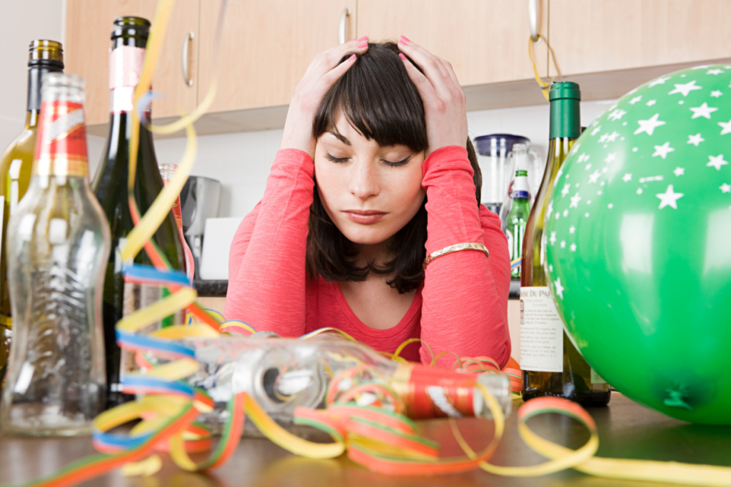 Неприятные последствия вечера пятницы: алкоголь вызывает не только похмелье, но и беспокойство