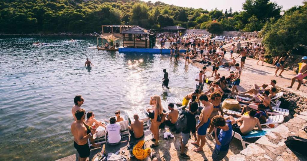 10 лучших фестивалей по всему миру в 2019-м: от пляжной дискотеки до шествия гурманов
