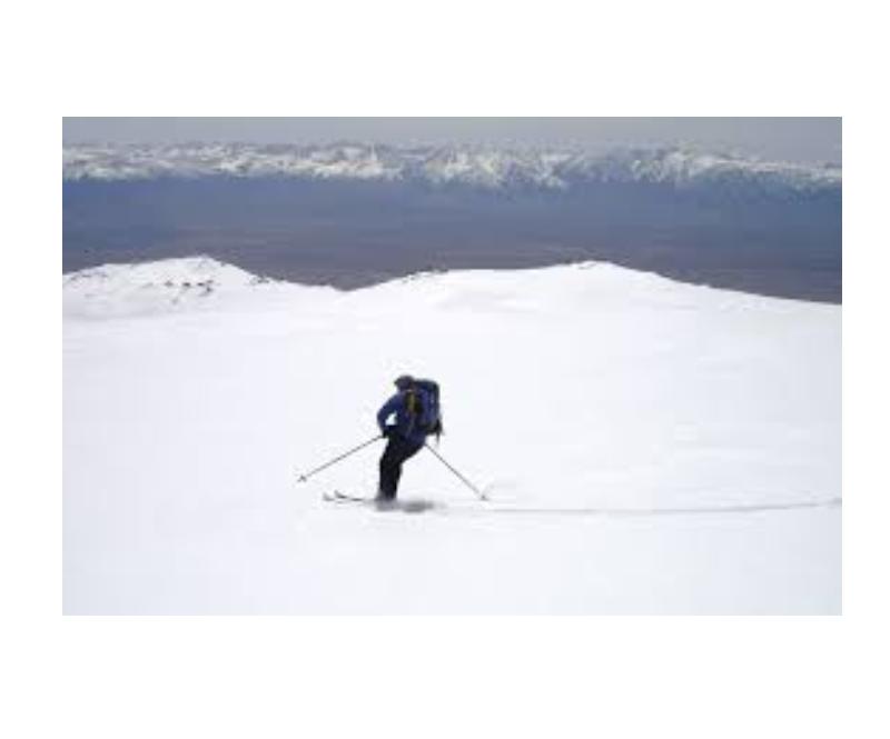 Сердечный приступ на пике горы: история выживания лихого лыжника в Калифорнии