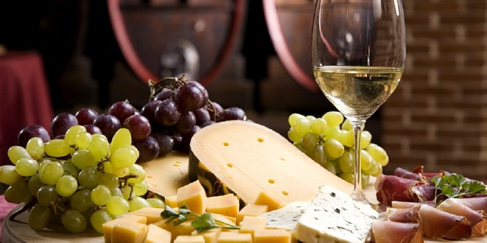 Сок, вино, витамины: эти и другие продукты, которые портят зубы