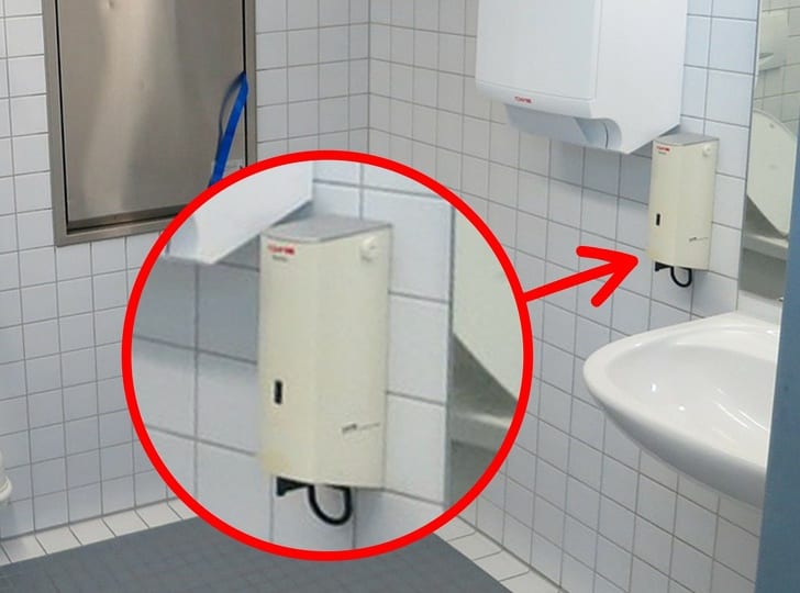 Предупрежден, значит вооружен: 7 правил безопасного пользования общественным туалетом