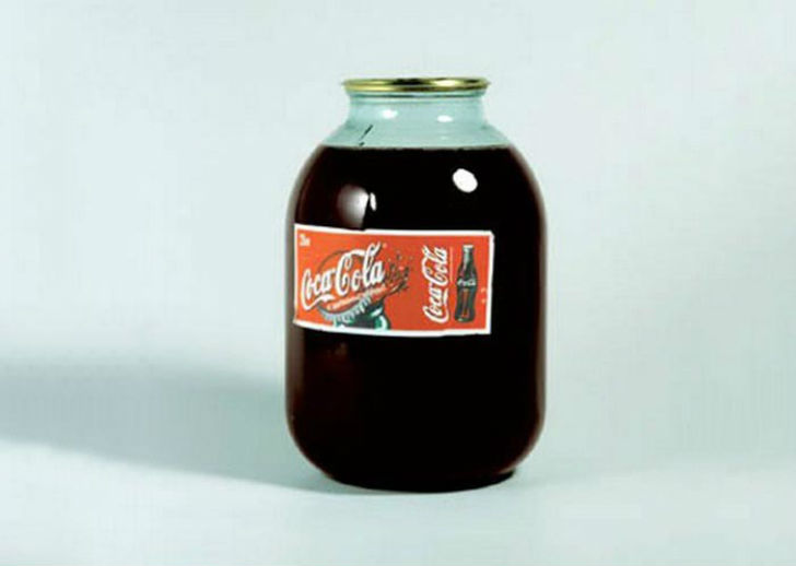История легендарного напитка: как "Кока-Кола" проникла в СССР и покорила сердца русских