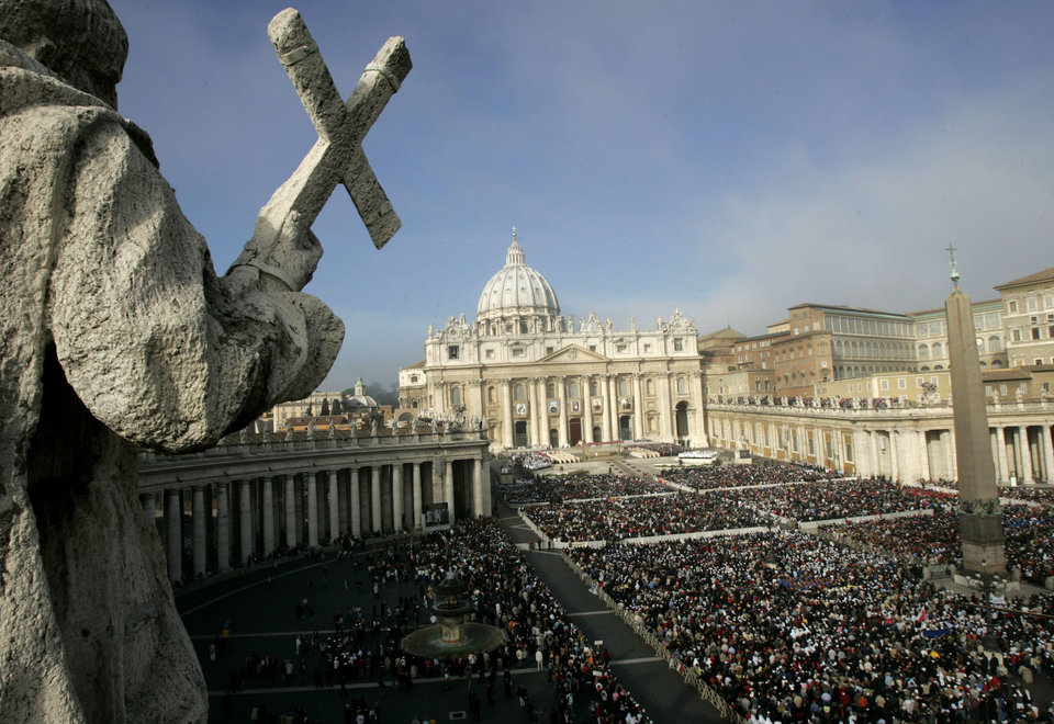 Внутри Ватикана: какие тайны скрывают стены самого закрытого государства