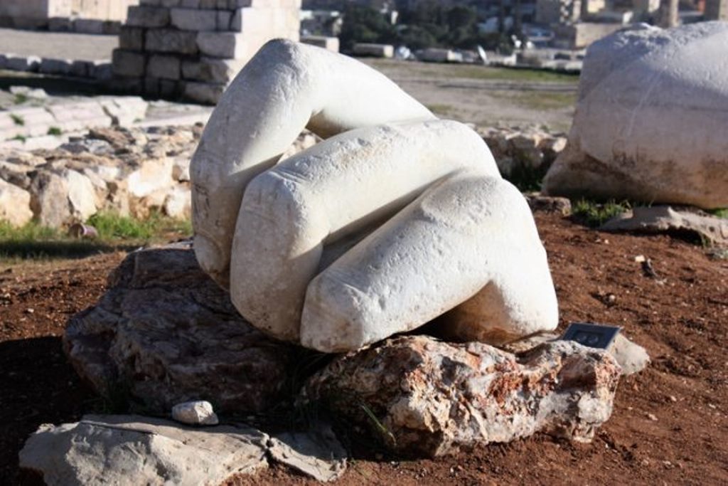 Гигантская рука Геркулеса претендует на звание самой высокой мраморной статуи, которая когда-либо существовала