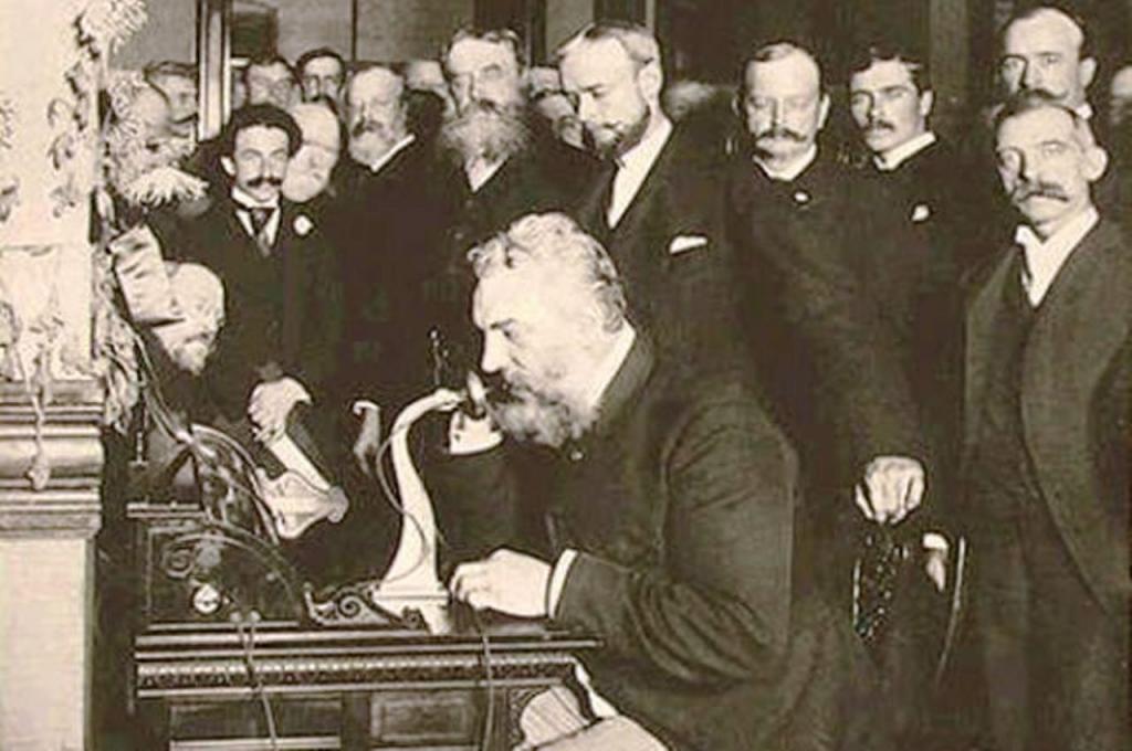 С днем рождения, телефон! 7 марта 1876 года Александр Белл запатентовал телефон. Что же изменилось с тех пор?