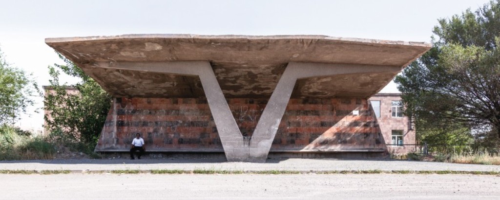 Искусство для народа: странная красота старых советских остановок