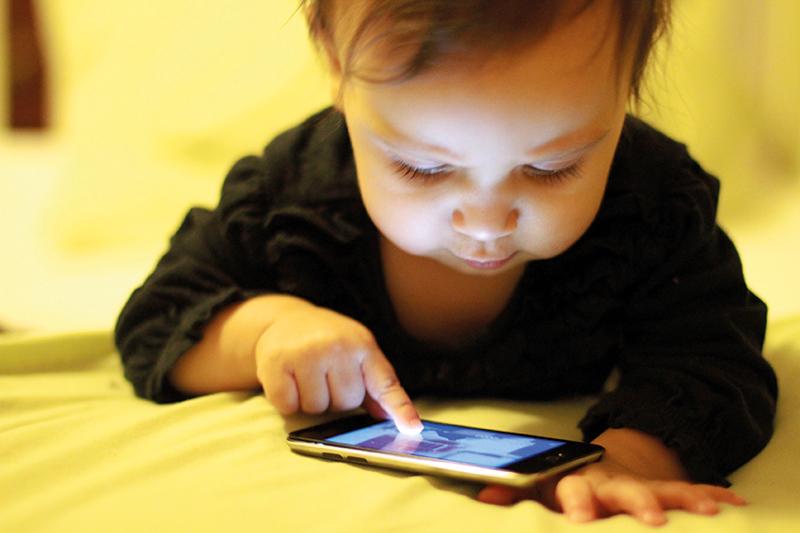 Из-за социальных сетей дети имеют проблемы с питанием: результаты исследований