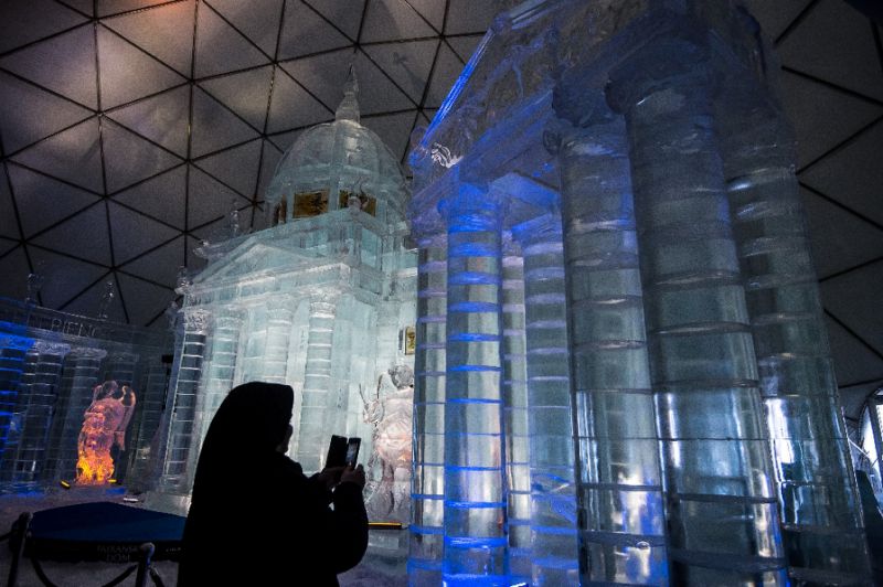 Ледяная церковь Словакии приближает посетителей к небесам