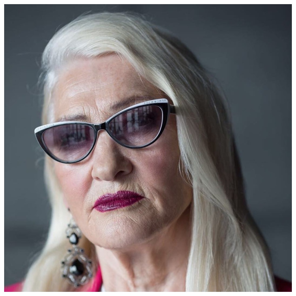 Из обычной пенсионерки в элегантную леди: 72-летняя россиянка рискнула изменить свою внешность и стиль и не прогадала