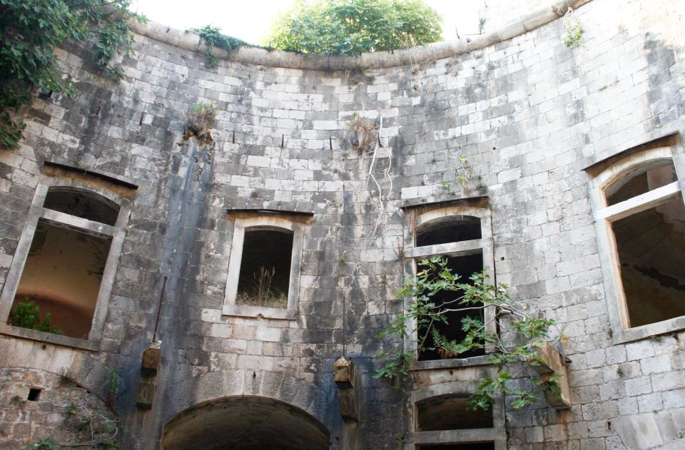 Островная крепость, где «заключенные голодали и подвергались пыткам», станет пятизвездочной гостиницей