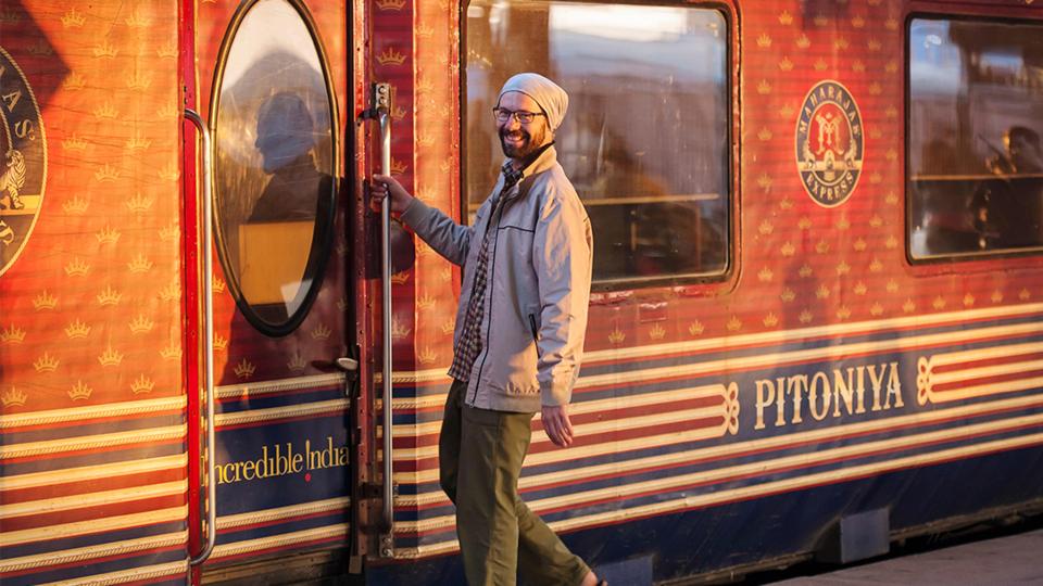 Роскошные поезда и старинные автомобили Индии позволят туристу почувствовать себя махараджей