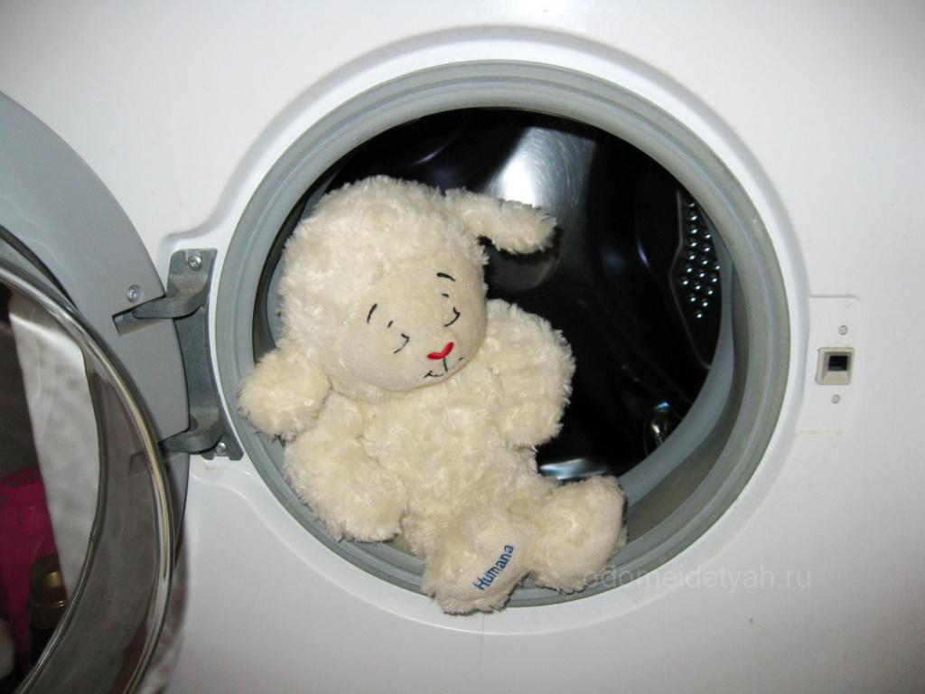 Мишке Тедди пора купаться: как правильно чистить мягкие игрушки