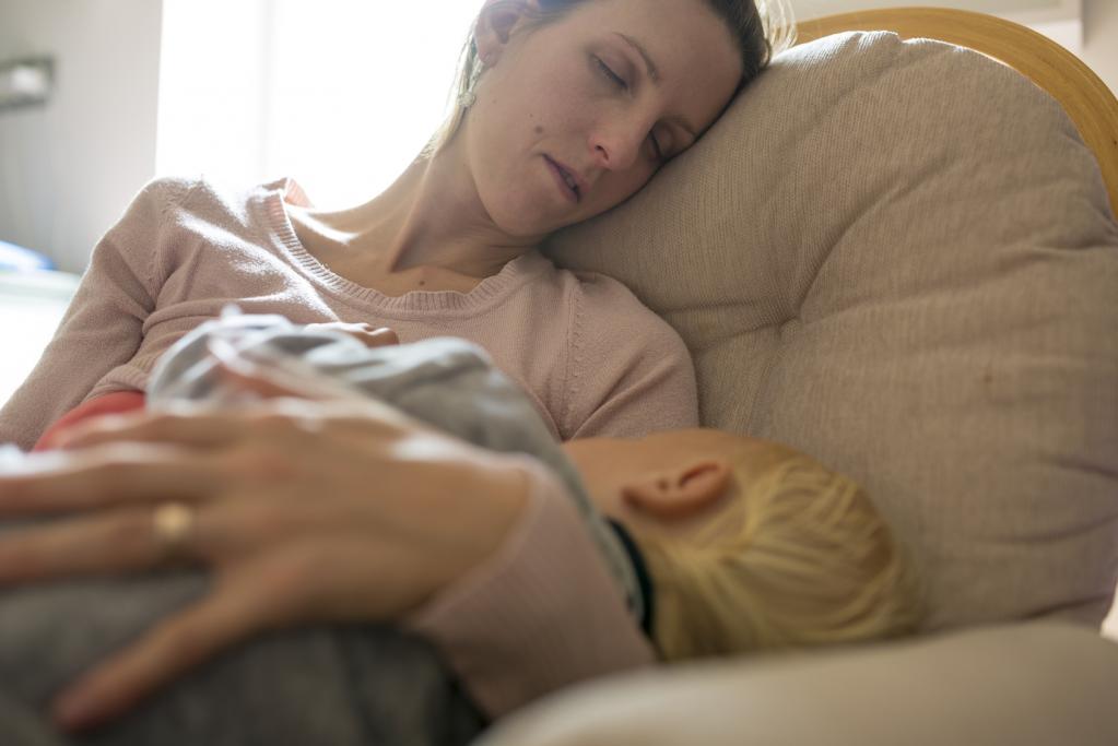 6 лет без сна: ученые показали, как рождение ребенка влияет на качество сна родителей