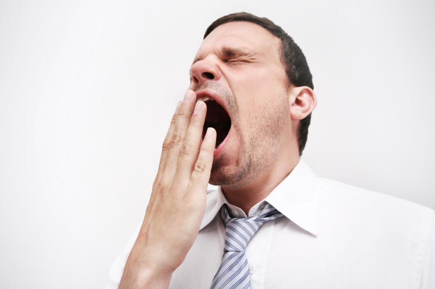 Ученые объяснили, почему хочется зевать при виде зевающего человека. Страдают ли животные от «заразной зевоты»