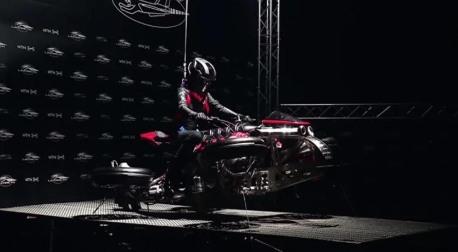 Компания Lazareth представила новую модель летающего мотоцикла