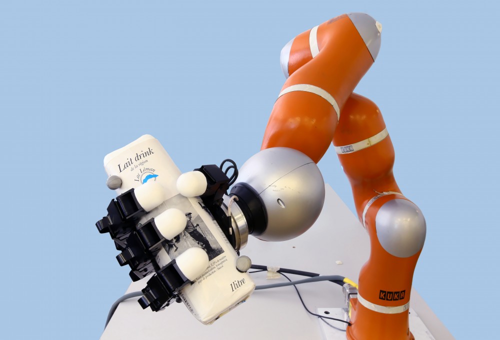 Машины становятся умнее: с помощью ИИ роботы научились идентифицировать и подбирать незнакомые им предметы