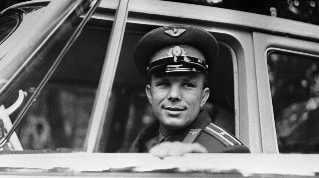 Сколько государство заплатило Гагарину за первый полёт в космос