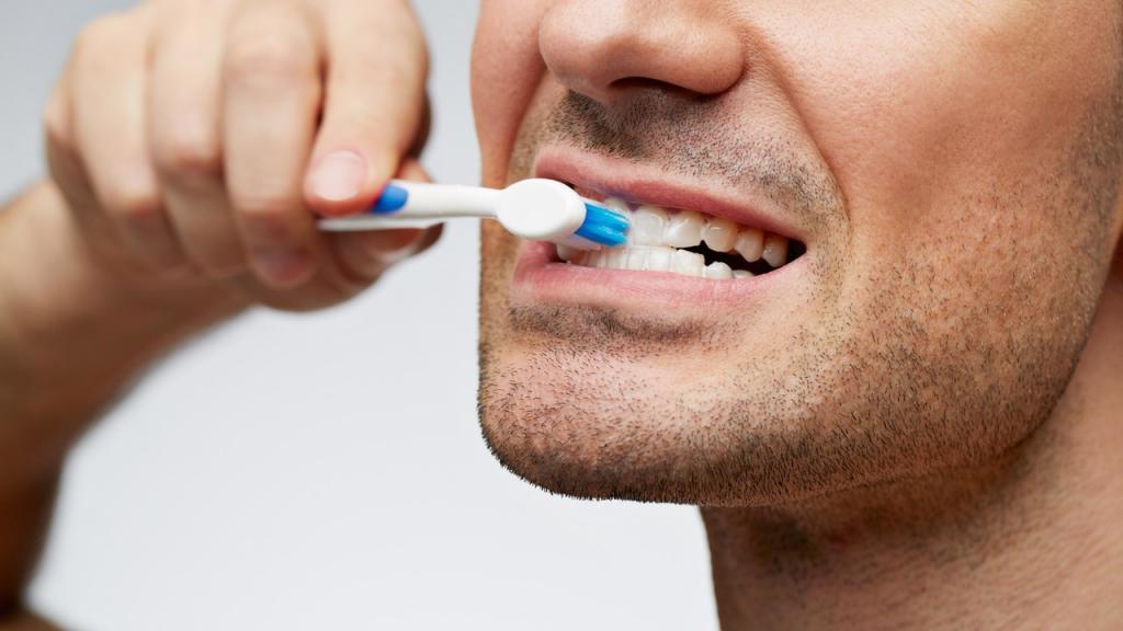 5 главных ошибок, совершаемых при чистке зубов