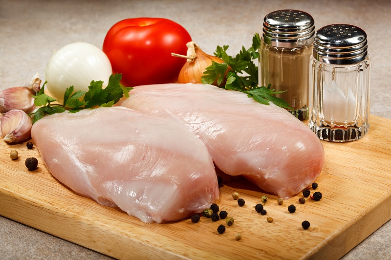 Почему рекомендуется перестать есть куриные грудки с белыми полосами