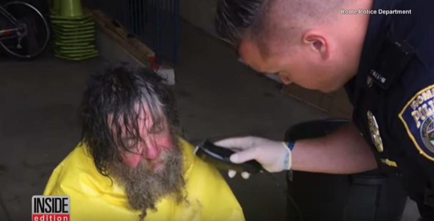 Бездомный попросил полицейского о горячем душе. В итоге его внешность изменилась