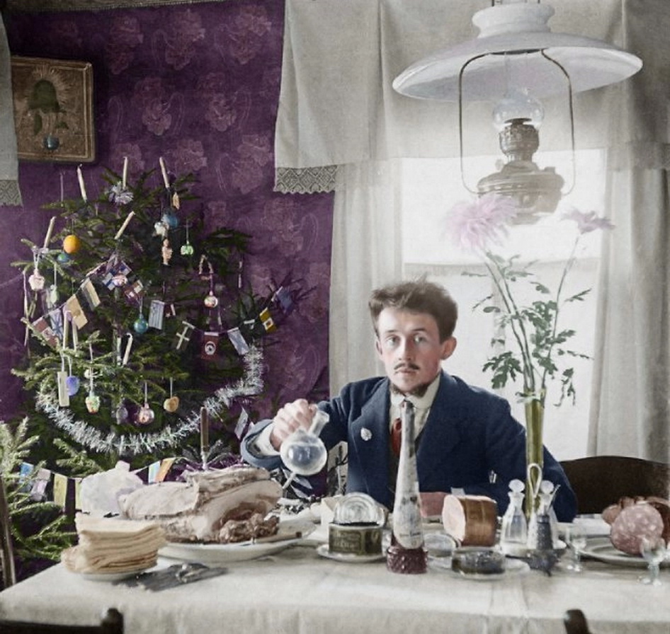 История в цвете: раскрашенные фотографии России времен революции, от которых буквально веет другим временем