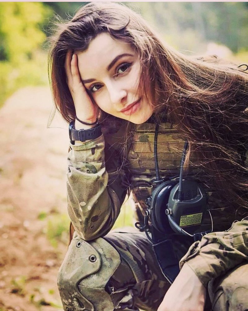 «Красота в погонах»: фото настоящих красавиц, состоящих в рядах Вооруженных Сил РФ