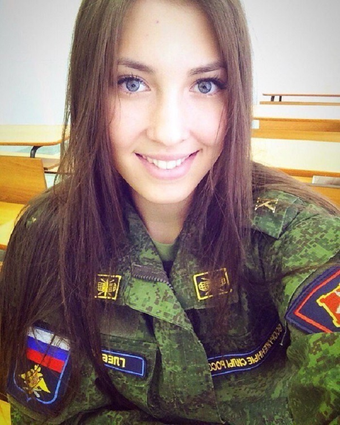 «Красота в погонах»: фото настоящих красавиц, состоящих в рядах Вооруженных Сил РФ