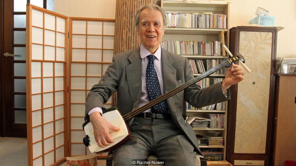 Японские музыканты боятся остаться без слоновой кости для изготовления старинного инструмента кото
