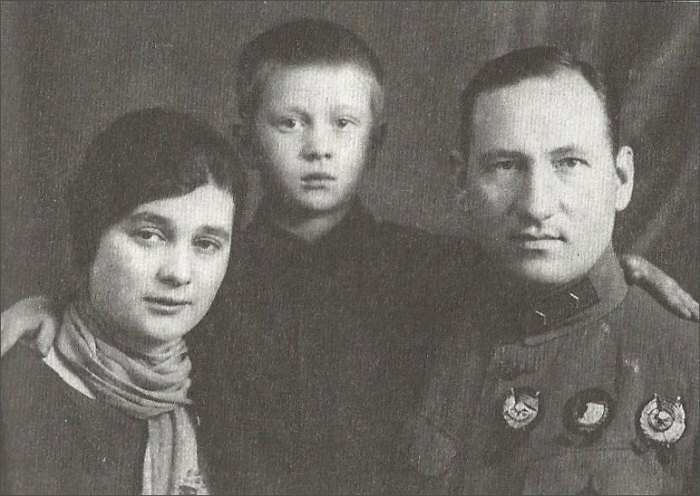 Генерал Ефремов: почему гитлеровцы с почестями похоронили советского военачальника