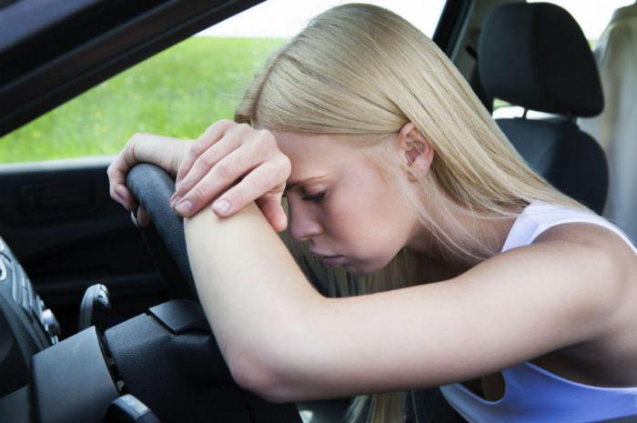 недосыпание авария риск водители автомобили дорожно-транспортное происшествие катастрофа высыпаться сон важно шофер автомобилист легковые автомобили
