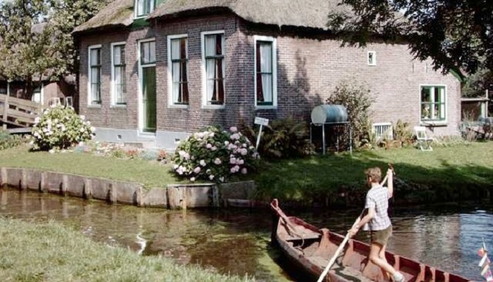 Это не иллюстрация из сказки, а реальное место на планете: живописная деревня в Голландии (фото)