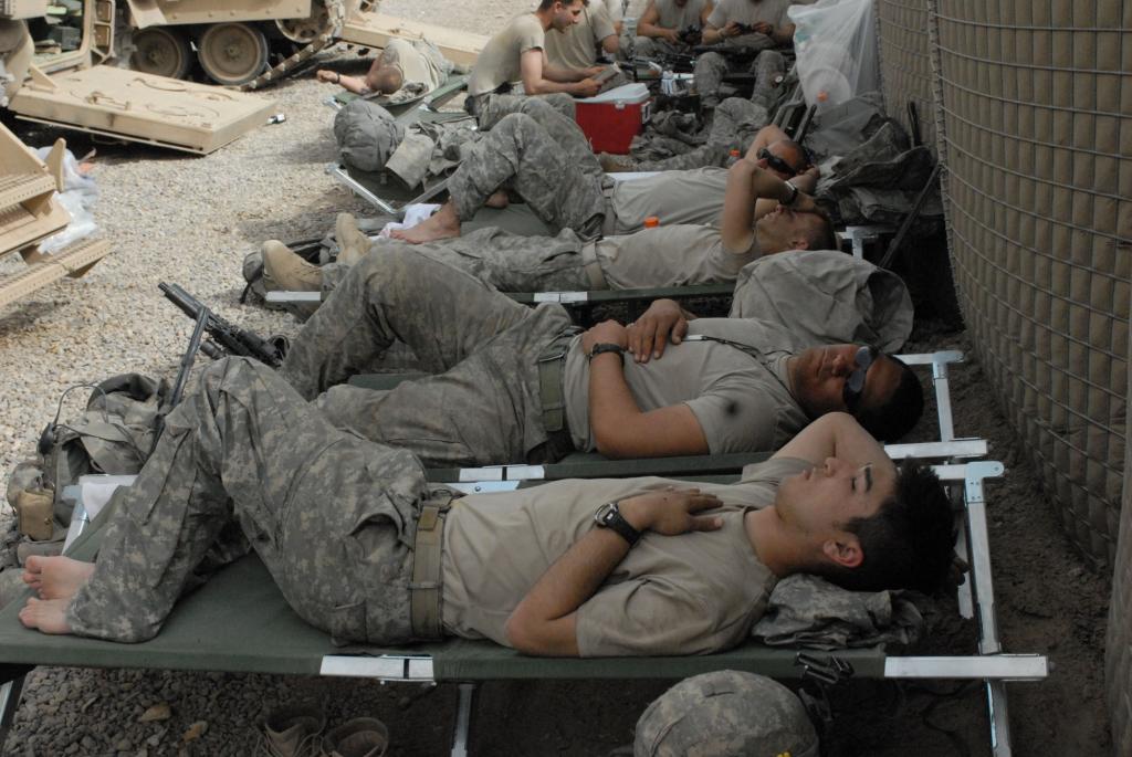 Уснуть за две минуты: метод, который применяется в армии США