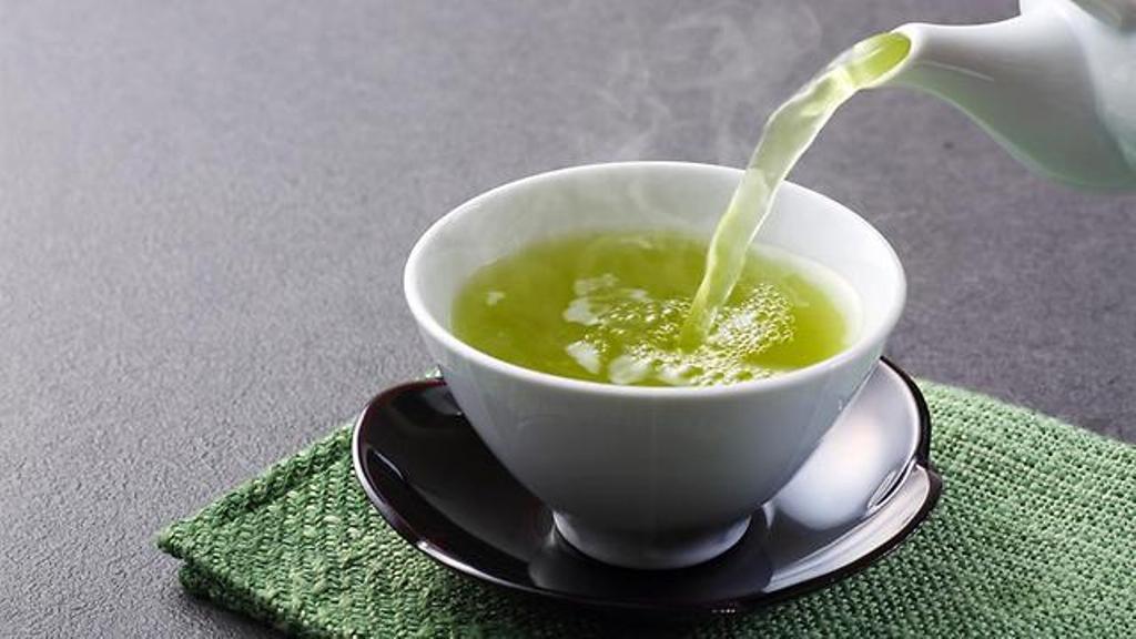 Весенний напиток для здоровья. Смузи со шпинатом и зеленым чаем: простой рецепт