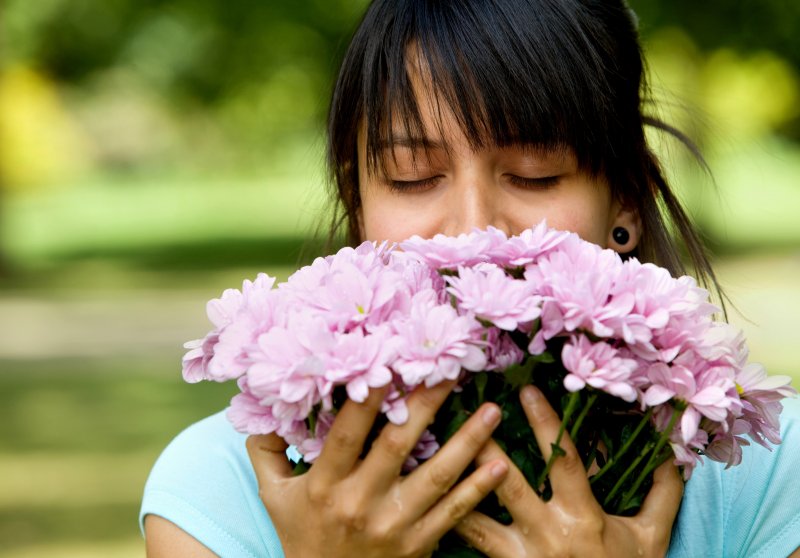Кофе, цветы, духи: как разные ароматы влияют на наше настроение