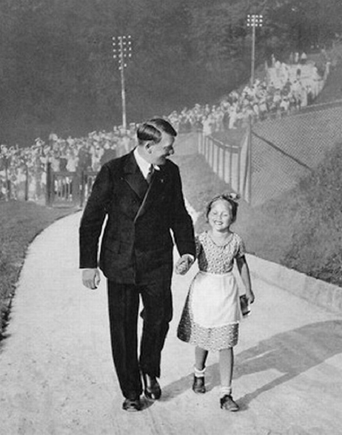 Любимица Гитлера: как маленькая еврейская девочка стала хорошим другом фюрера