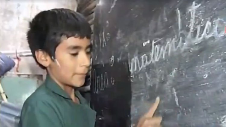 12-летний мальчик открыл частную бесплатную школу: история самого молодого учителя и директора в мире