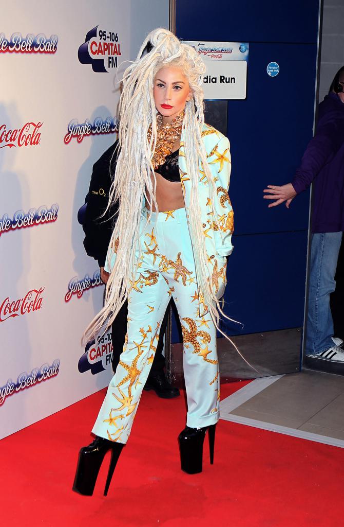 Стало известно, почему Леди Гага сменила свой стиль на более женственный и отошла от образа королевы эпатажа
