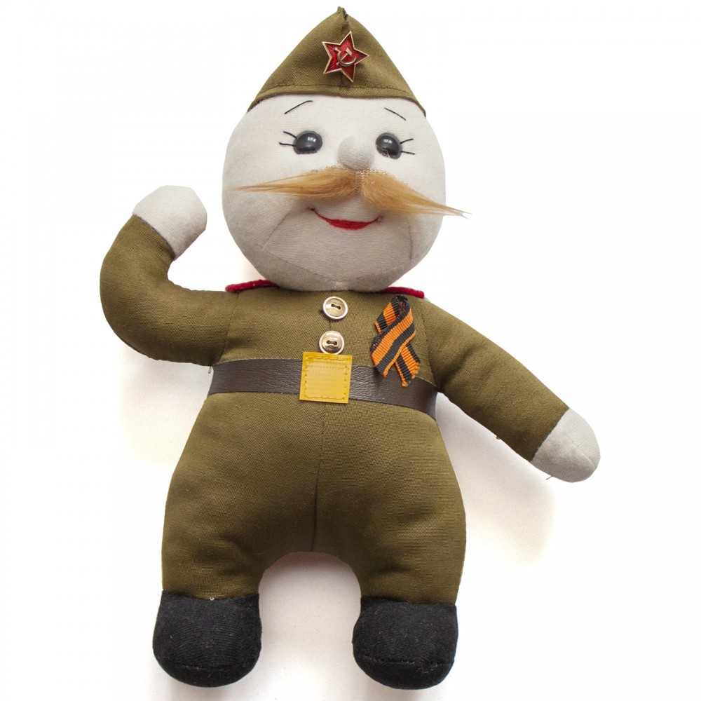 "Безвкусица и оскорбление памяти павших солдат": ветераны оскорблены новыми игрушками-сувенирами, приуроченными ко Дню Победы