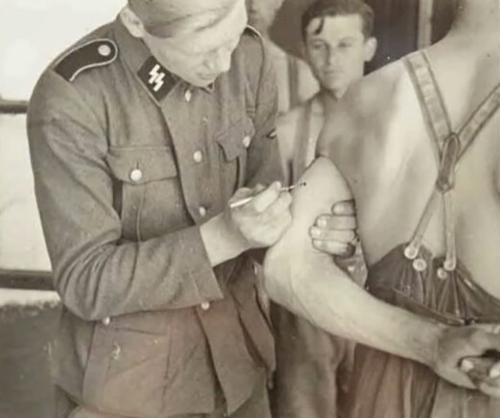 Тайна татуировки войск СС: зачем ее делали и выбор места для нее