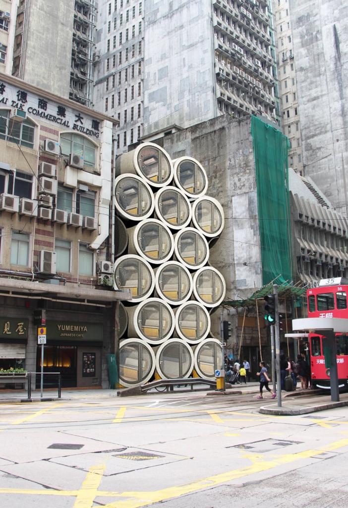 Квартира в бетонной трубе: в перенаселенном Гонконге вопрос с жильем решили оригинальным способом